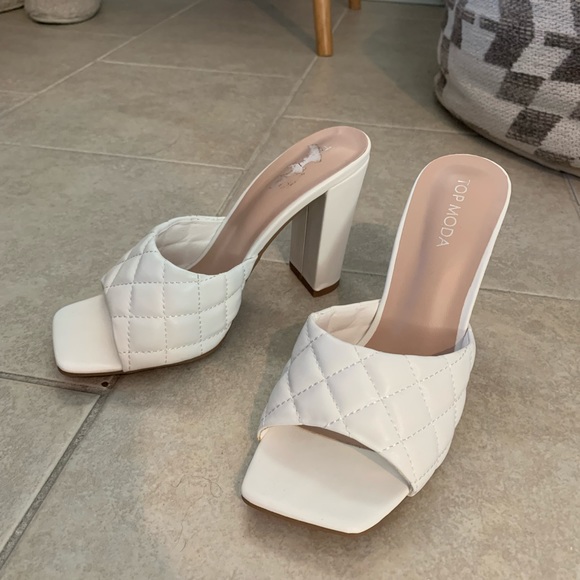 Square toe heels - Picture 2 of 4